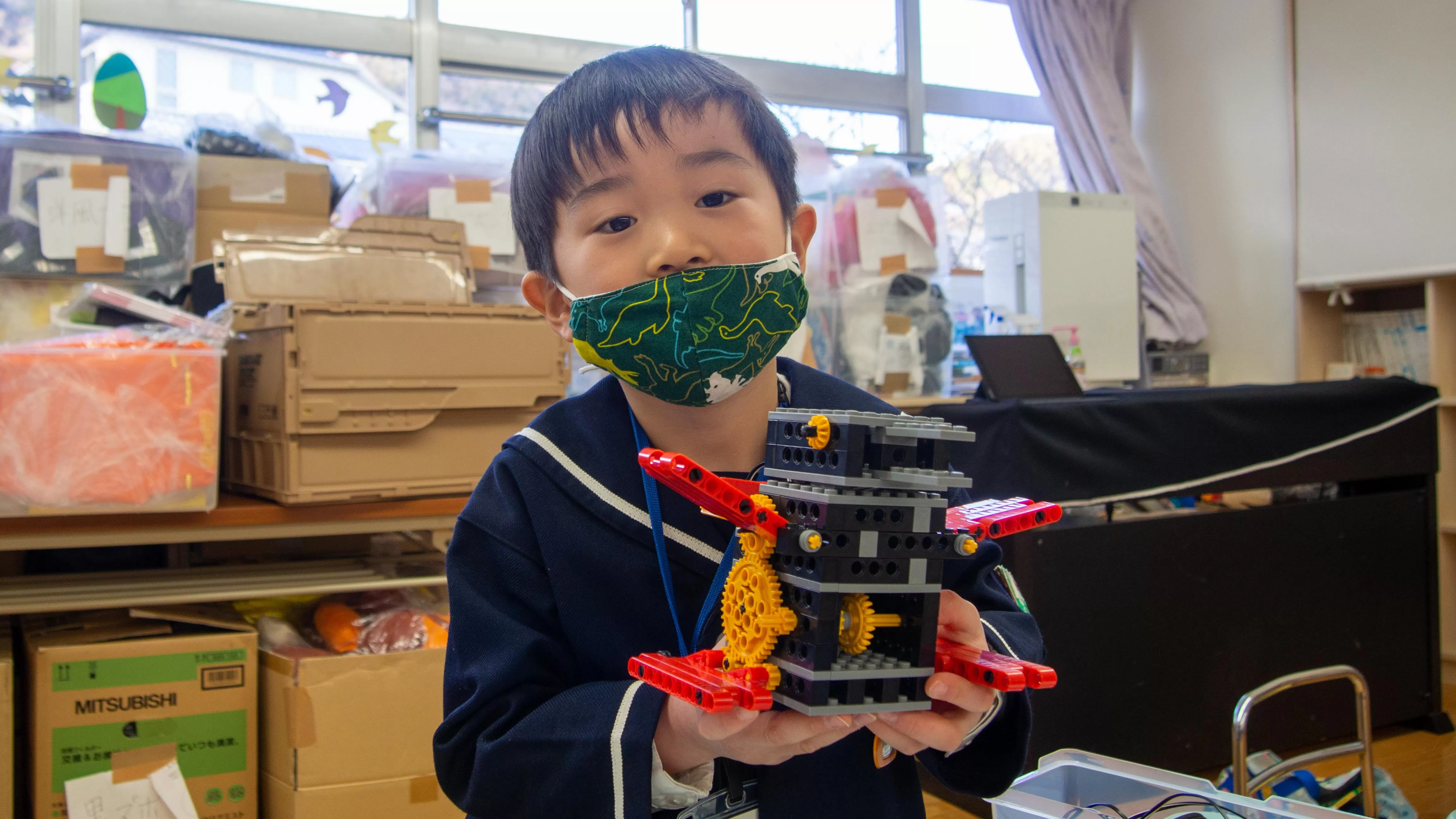 幼稚園教室での子どもの様子